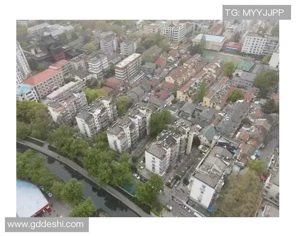 南京羽毛球队在钻石联赛中的崛起与成长历程全景回顾 南京羽毛球队在钻石联赛中的崛起与成长历程全景回顾